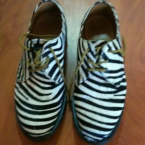 DR. Marten zebra fur print